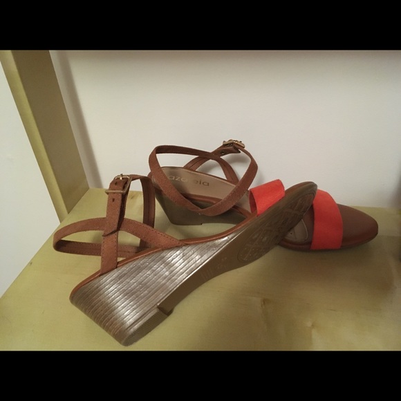 Azalea sandals. 7 US. Brown and red/orange. - Picture 3 of 4